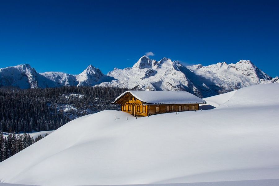 Kallbrunnalm in Weißbach mit Blick Richtung Birnhorn.